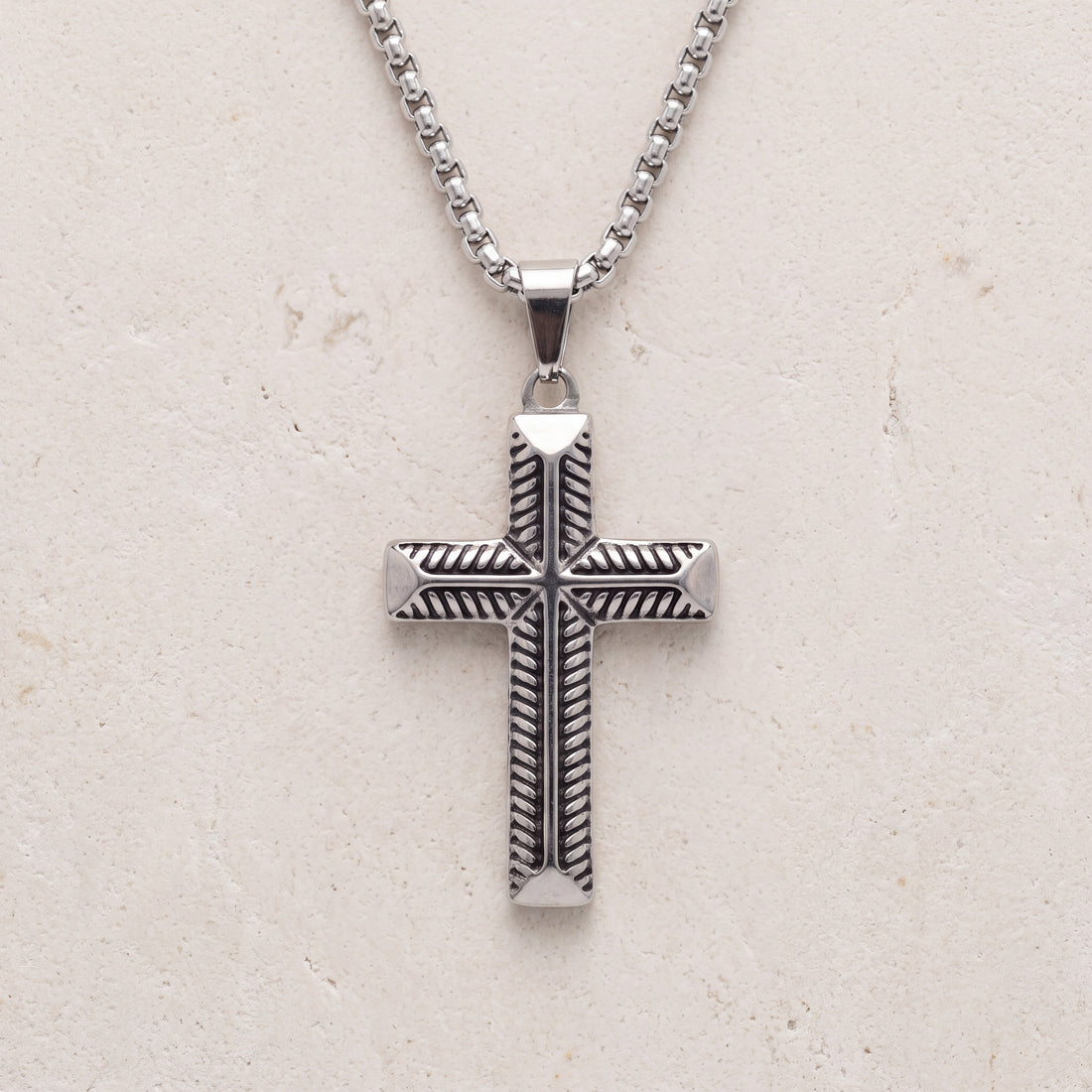 Op maat gemaakte gegraveerde kruisketting voor mannen