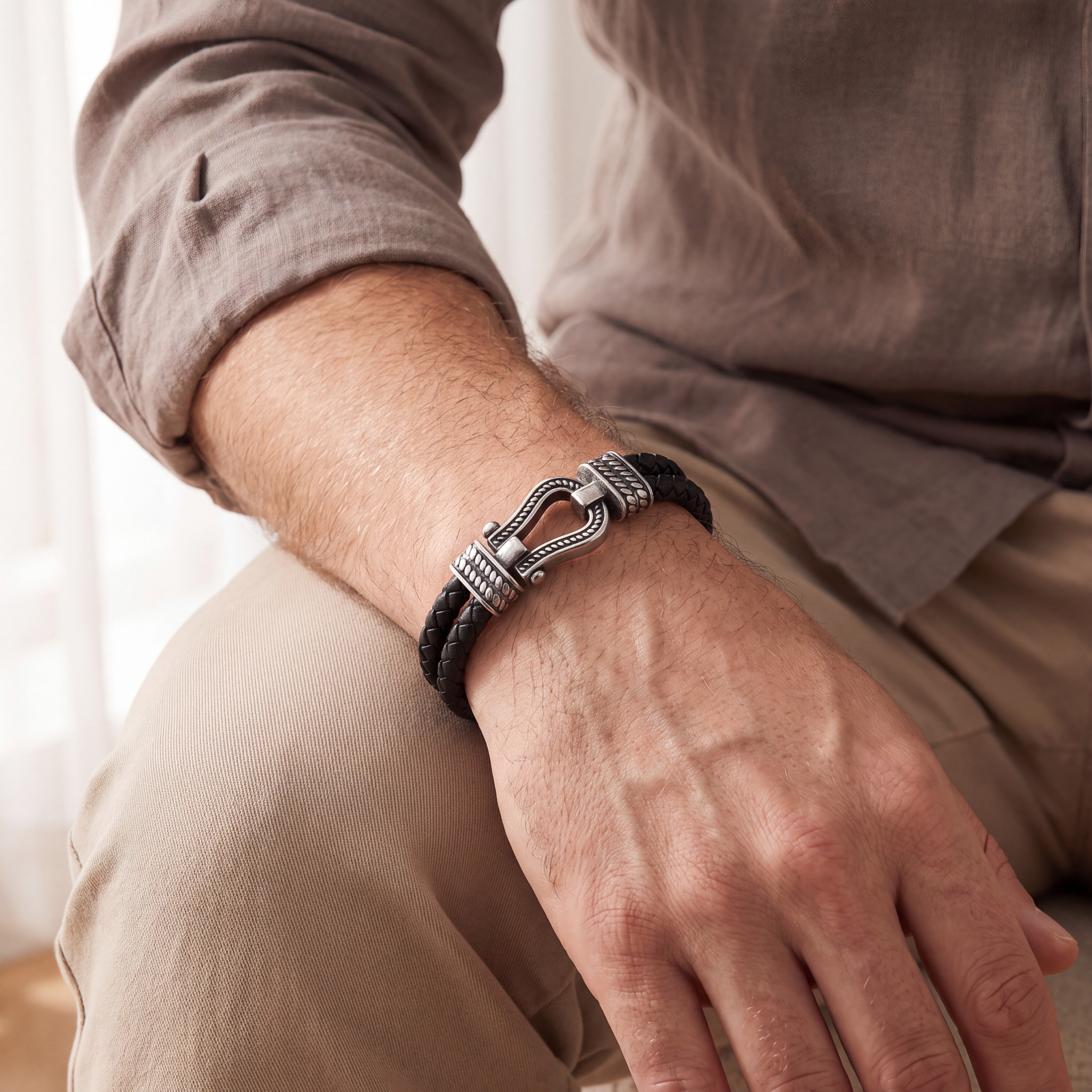 Pulsera de cuero negro con nudo infinito para hombres