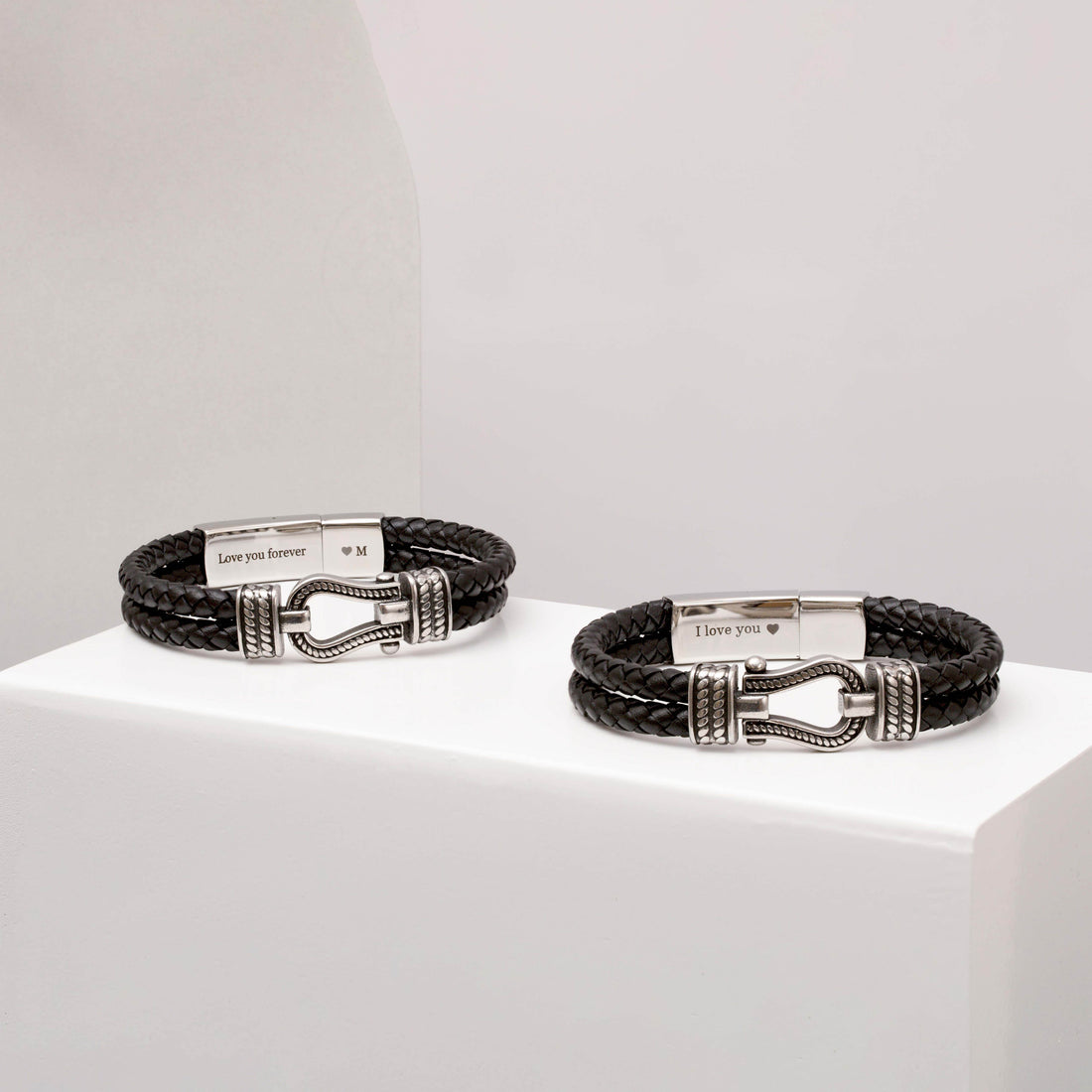 Pulsera de cuero negro con nudo infinito para hombres
