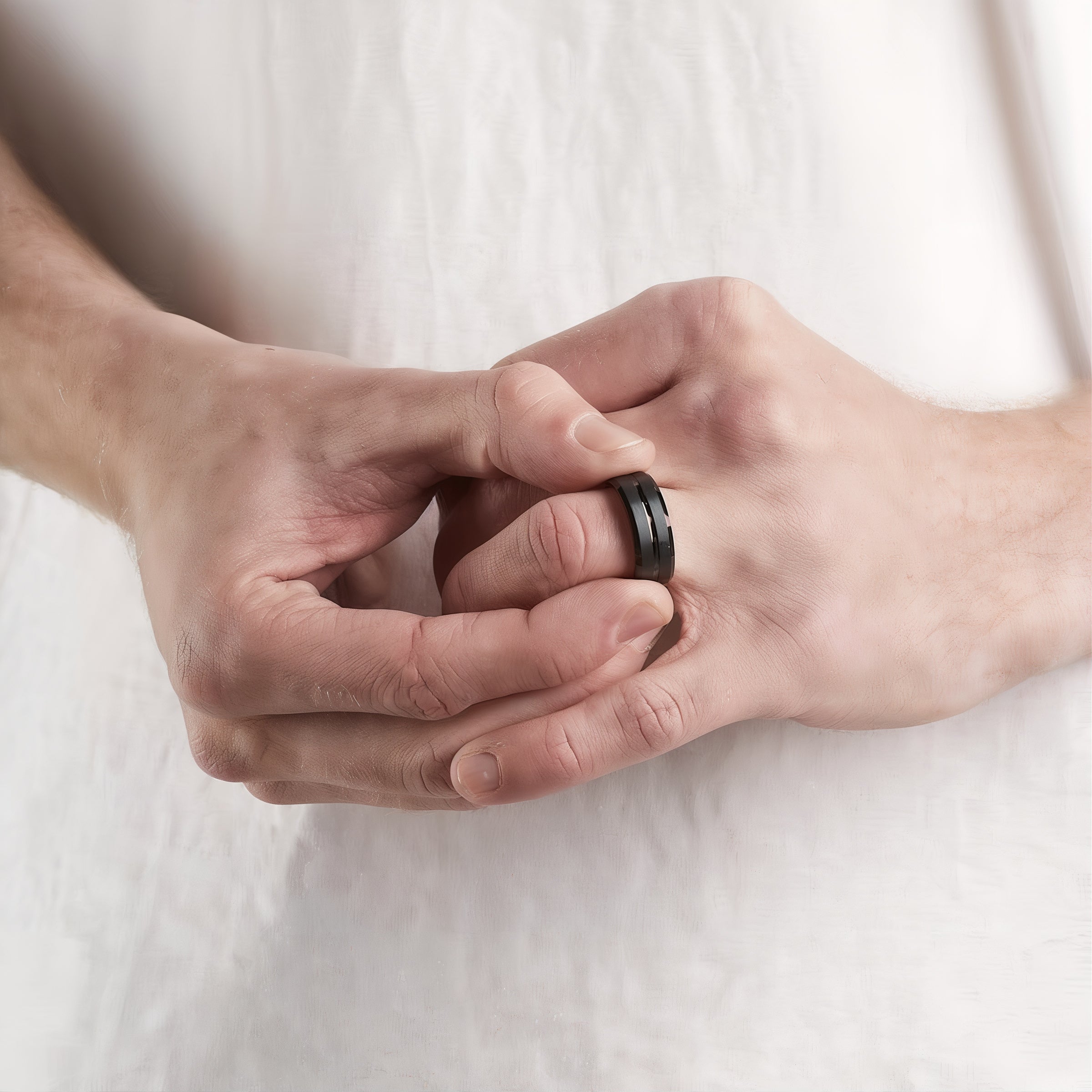 Bague noire pour homme avec option de gravure personnalisée