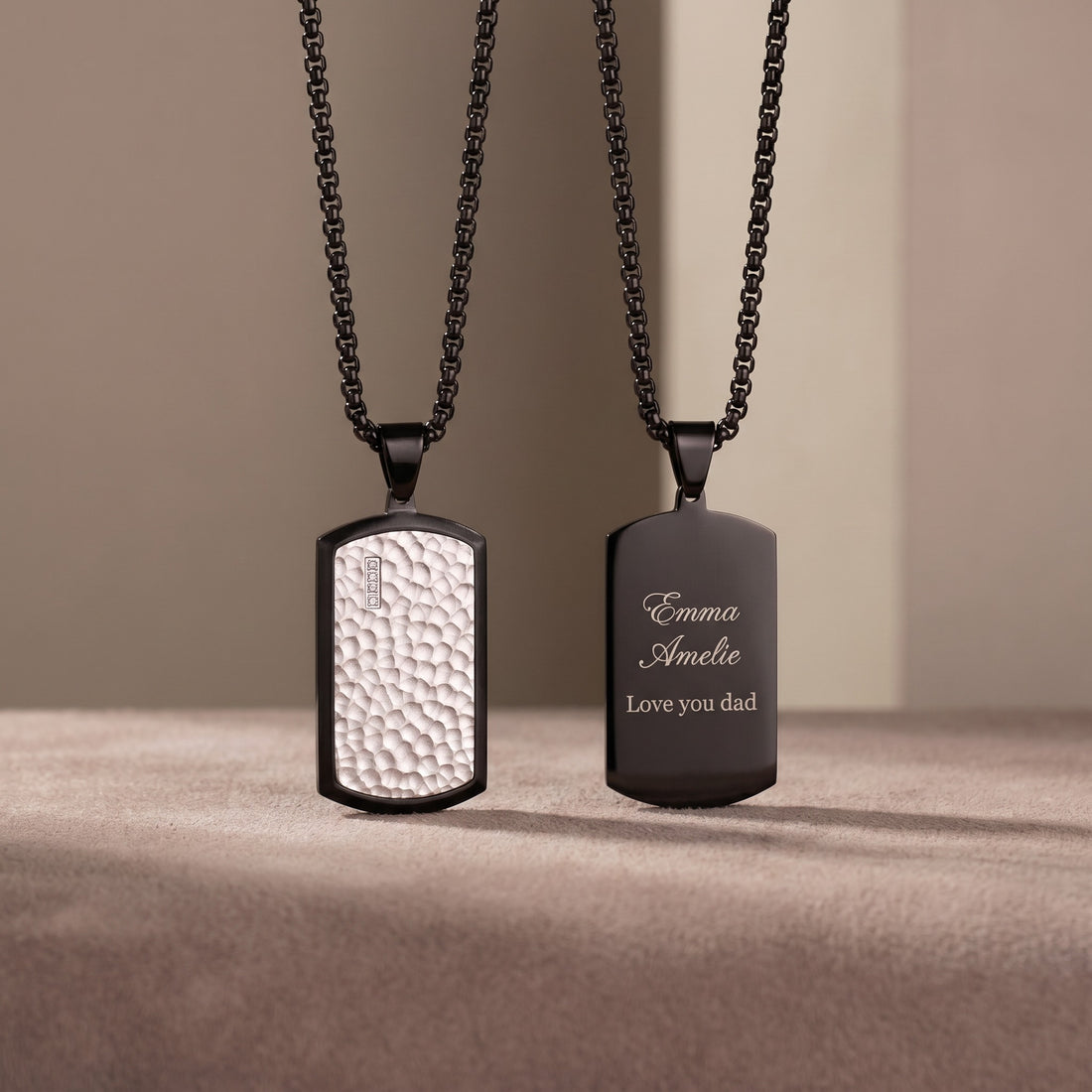 Gestructureerde zwarte tag-ketting voor mannen - op maat gegraveerde hanger 